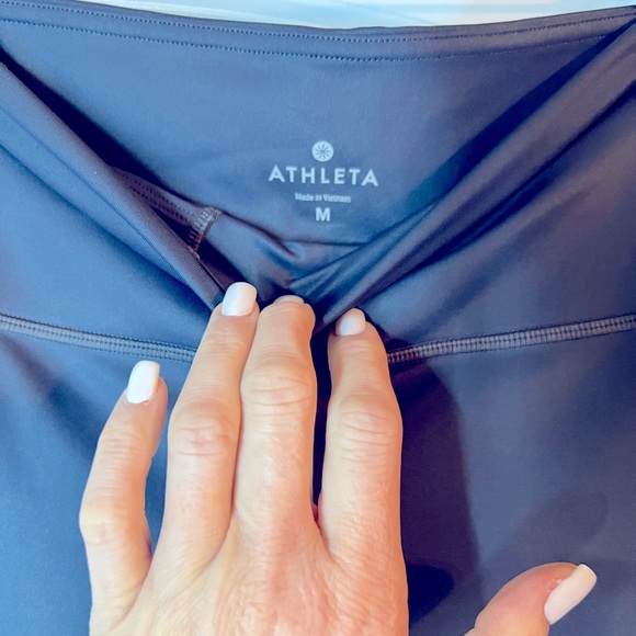 Athleta cropped leggings in grey - Picture 2 of 2